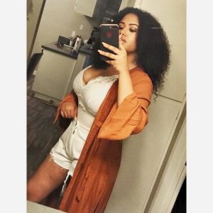 Ce soir à Oyonnax, black obèse prête à te sucer goulûment Naomi - rencontre-Black-Oyonnax