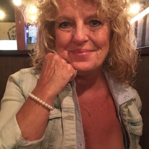Julia - rencontre-Ronde-Colombes